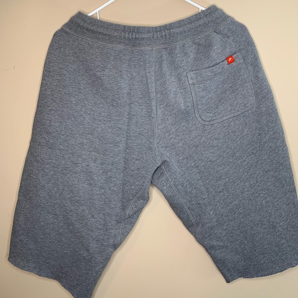 Men’s Nike Shorts - Picture 4 of 5
